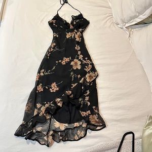 Rampage Vintage floral sheer asymmetrical dress
black sheer floral halter neck